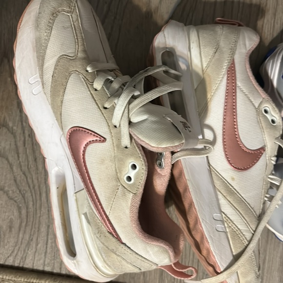 Size 5y Cream/Tan - Picture 3 of 5